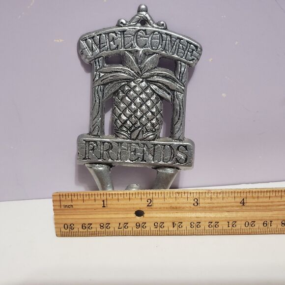 "Welcome Friends ' Pineapple Themed Coat Hat WALL MOUNT Hook Metal 4"×3" - Picture 3 of 5